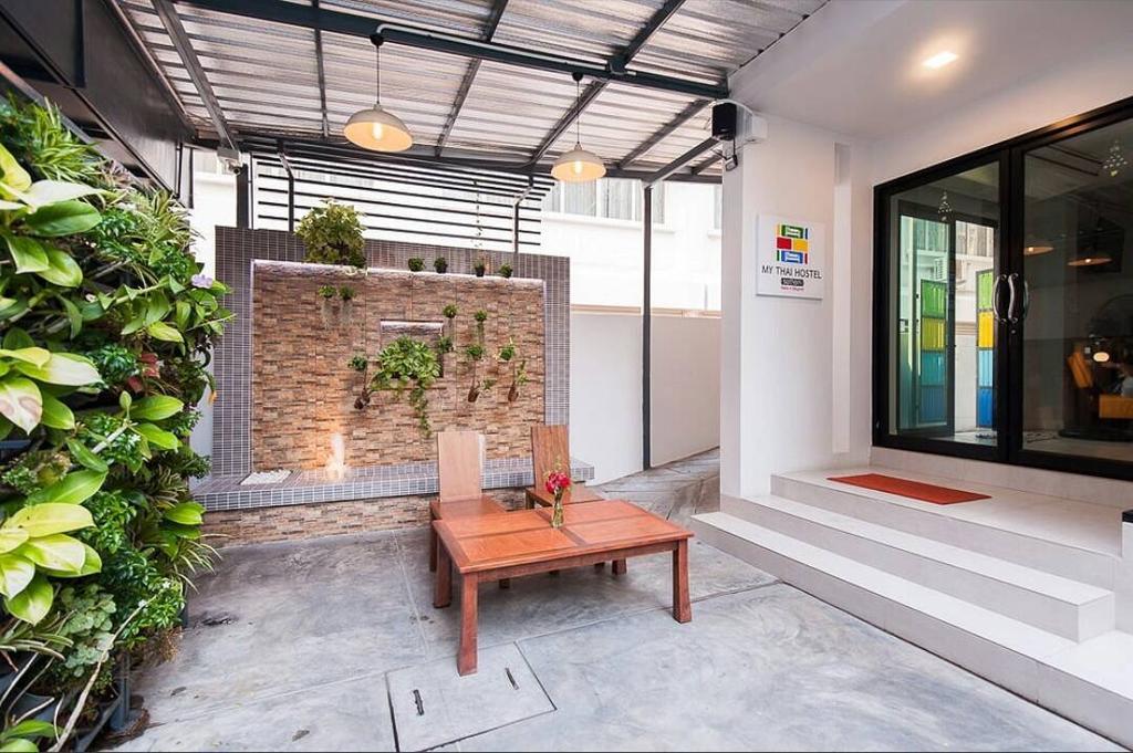 My Thai Hostel Bangkok Extérieur photo