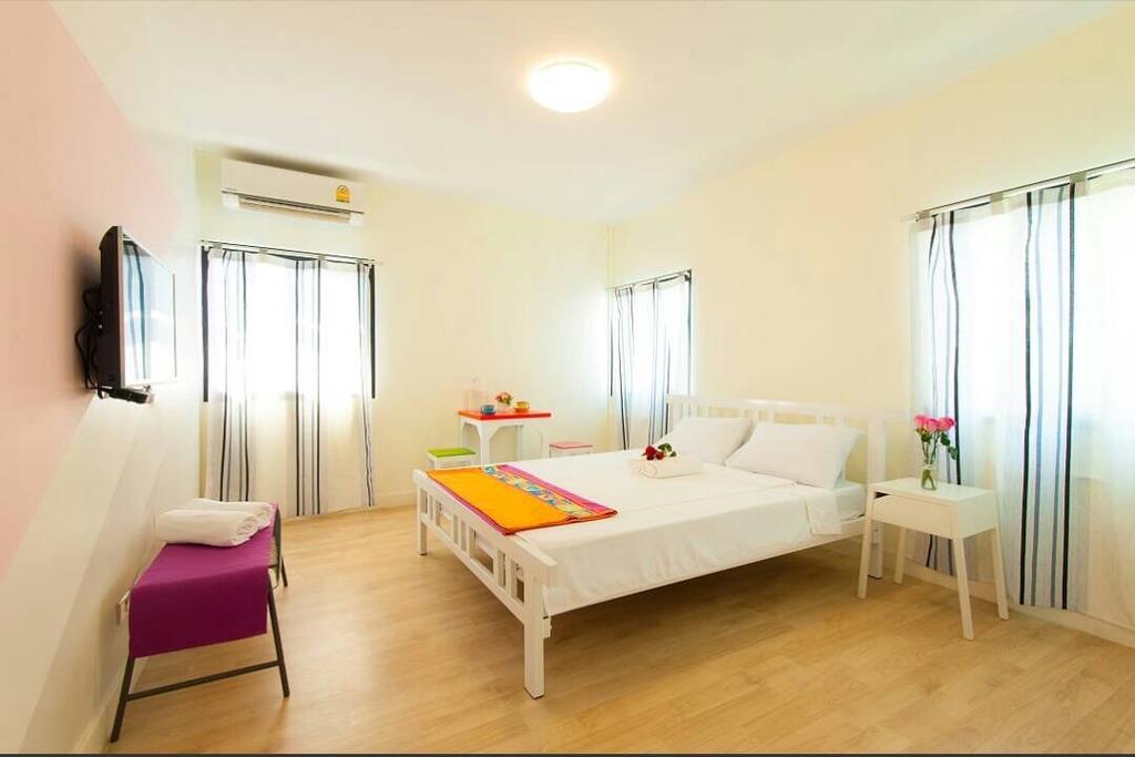 My Thai Hostel Bangkok Extérieur photo