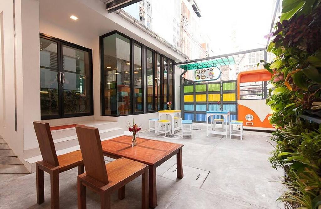 My Thai Hostel Bangkok Extérieur photo