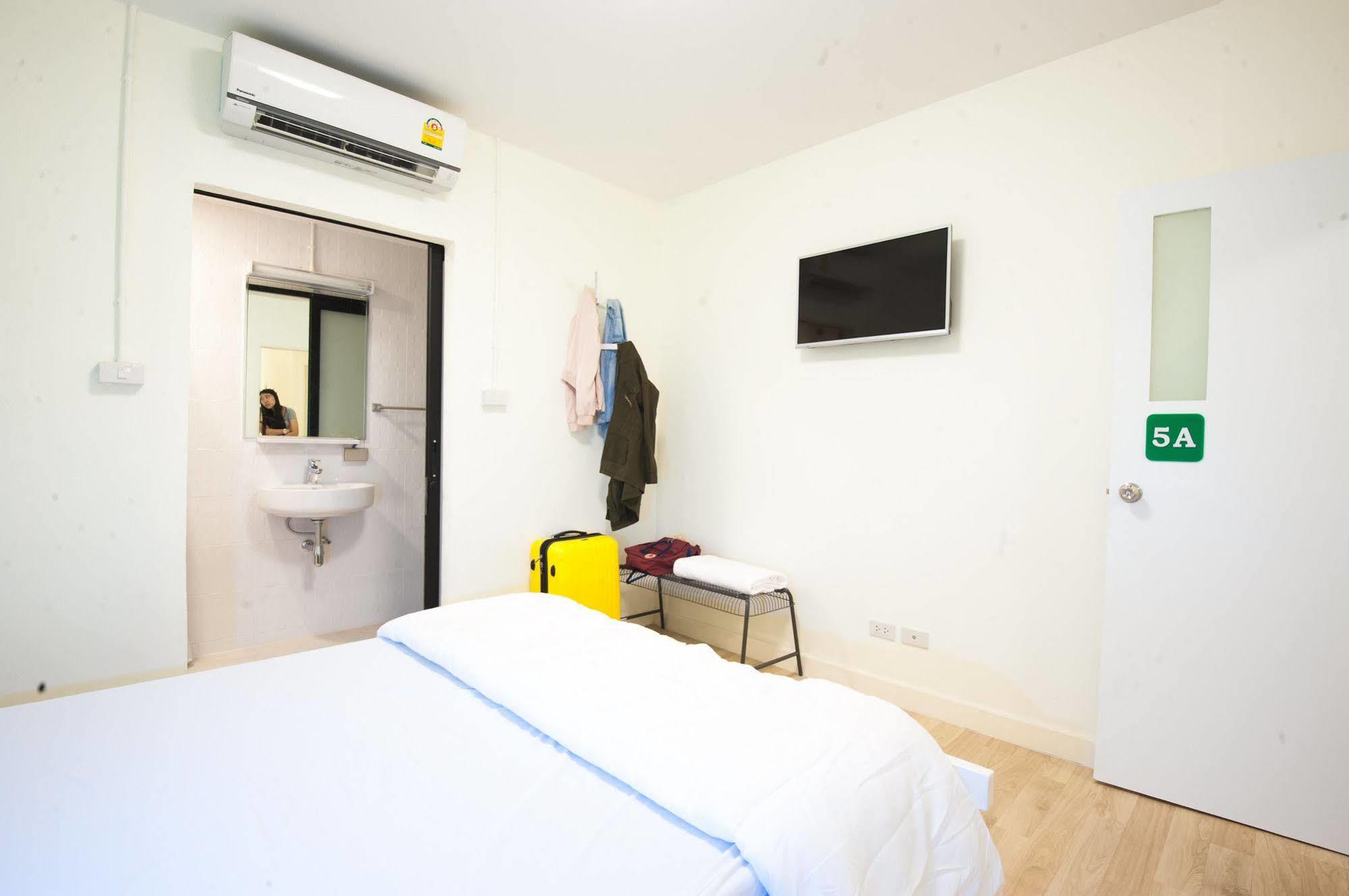 My Thai Hostel Bangkok Extérieur photo